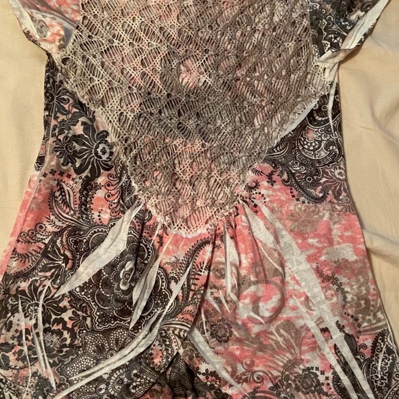 🌸DAYTRIP SHIRT🌸 - Picture 3 of 3